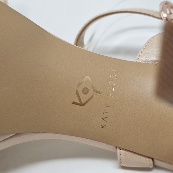 🆕️🆑️ Katy Perry The Noelle Heels | Ankle Strap Heart Buckle Details Tan 10 - Picture 11 of 13